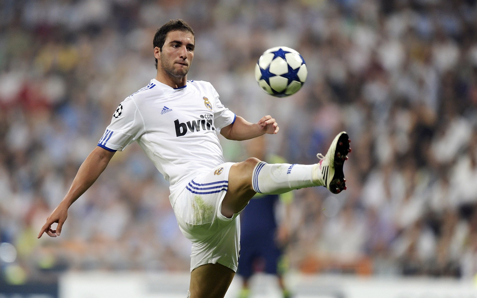 德甲攻防瞬间：攻城略地的精彩战术，德甲防守最好的球队